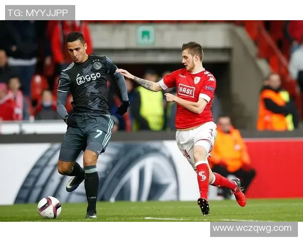 列日队与瓦雷赫姆队激战正酣精彩对决引发球迷热情期待 列日队与瓦雷赫姆队激战正酣精彩对决引发球迷热情期待